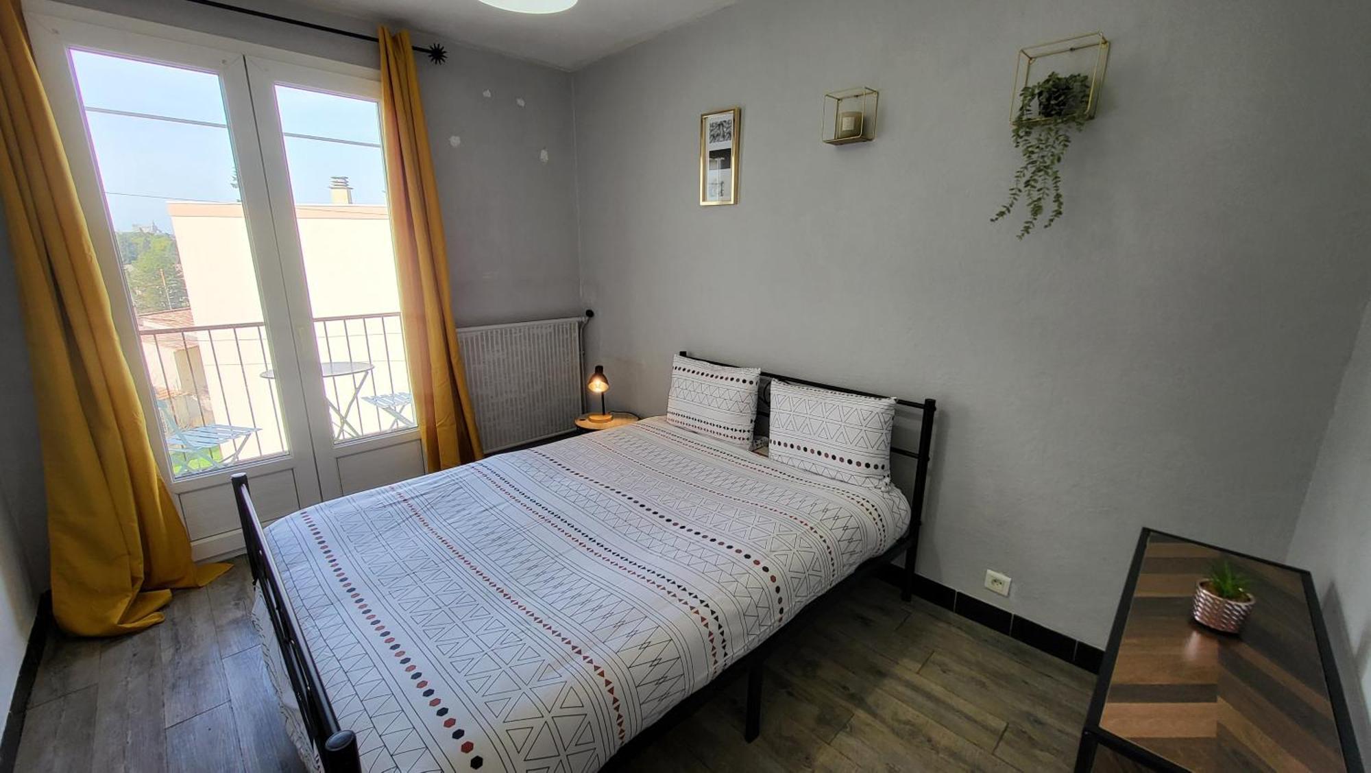 Les Tourterelles D'avignon Apartment
